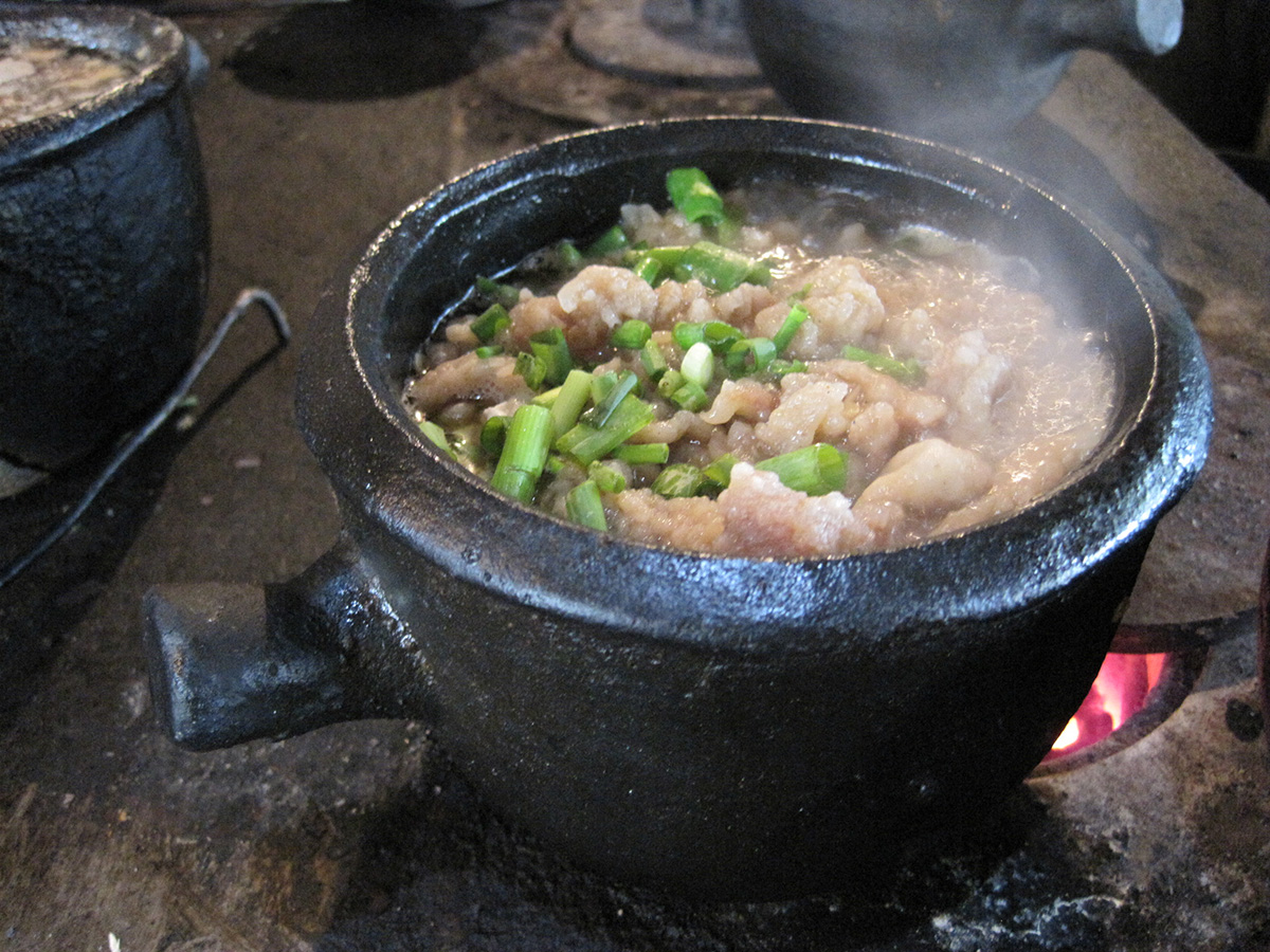 酥肉砂锅